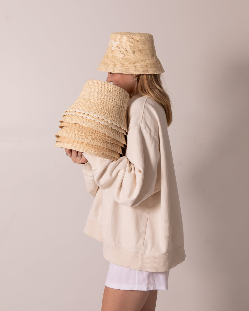 CREAM HAPPY MOCKNECK