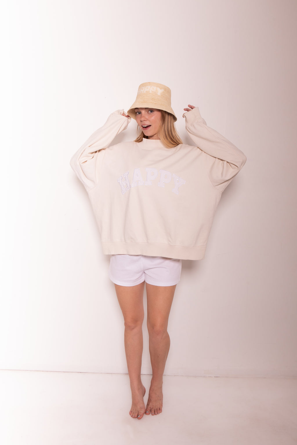 HAPPY HAT IN WHITE