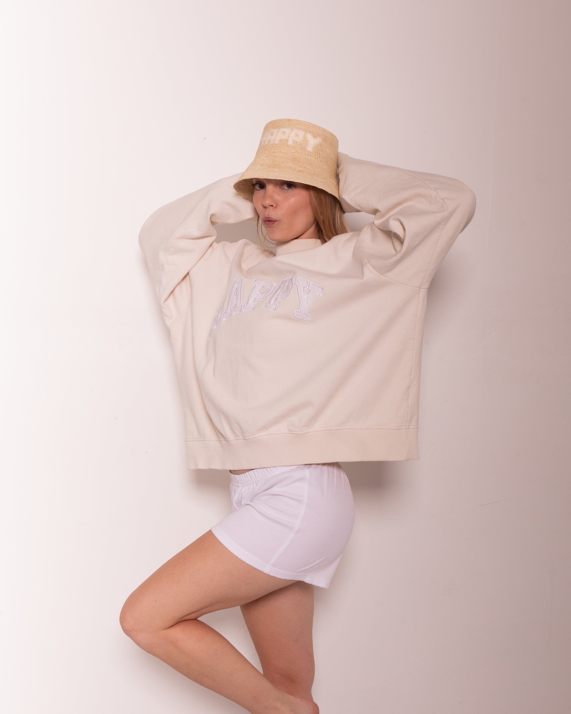 HAPPY HAT IN WHITE