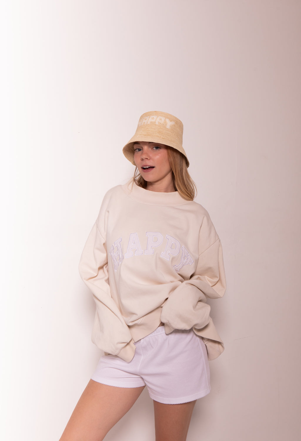 HAPPY HAT IN WHITE
