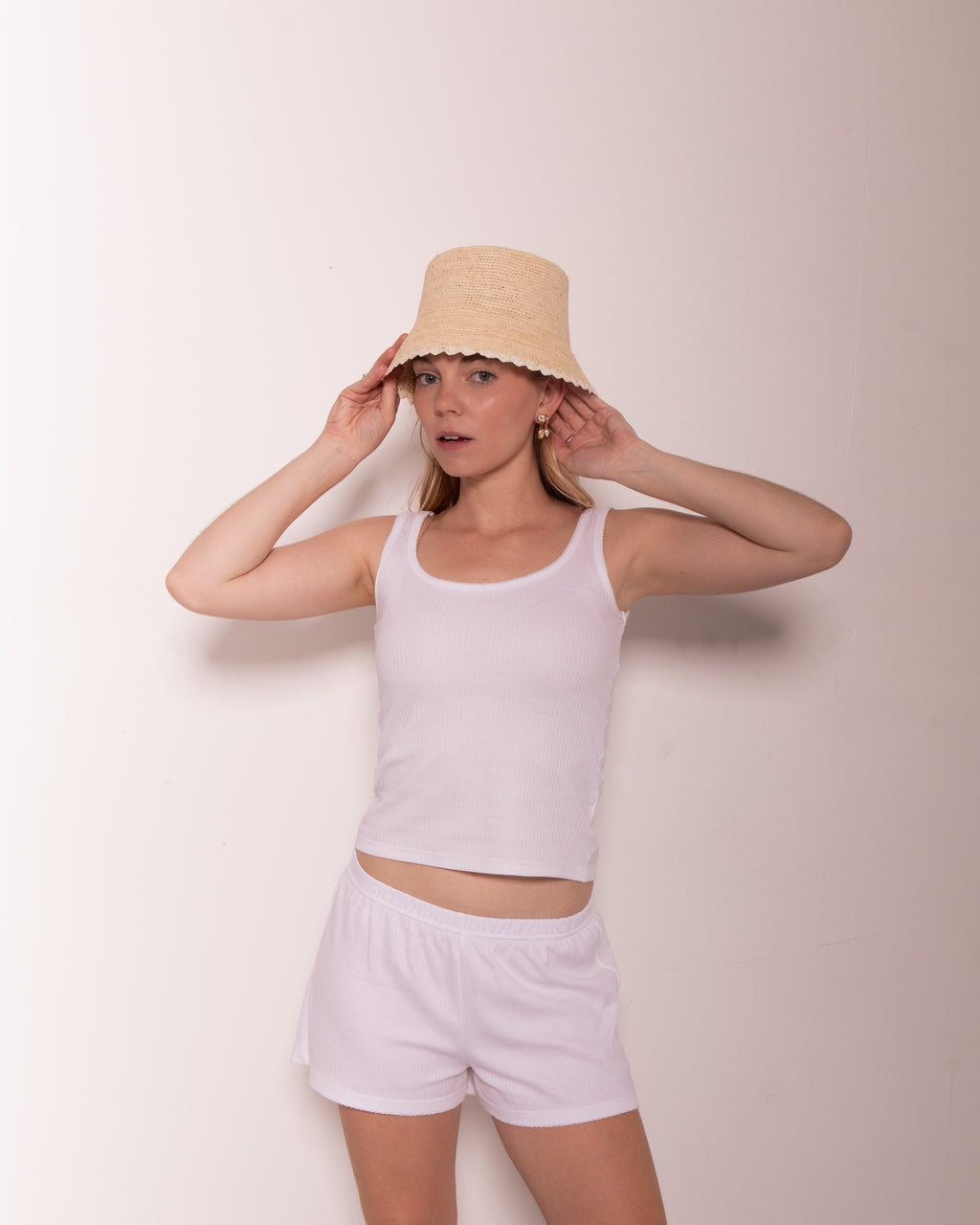 WHITE SEA SCALLOP HAT