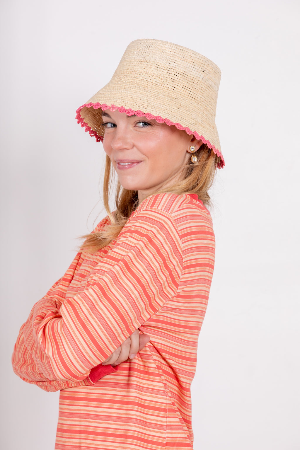 PINK SEA SCALLOP HAT