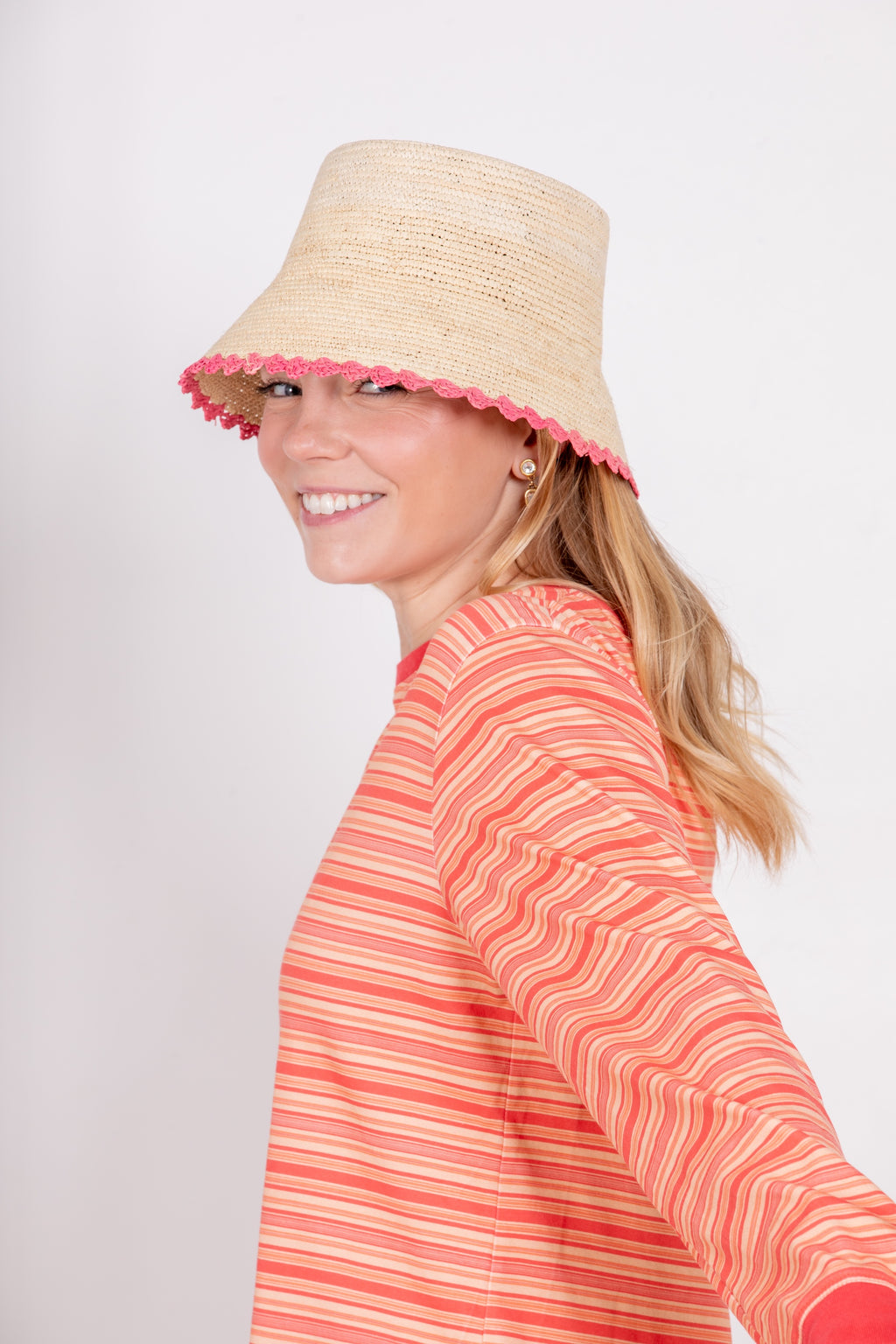 PINK SEA SCALLOP HAT